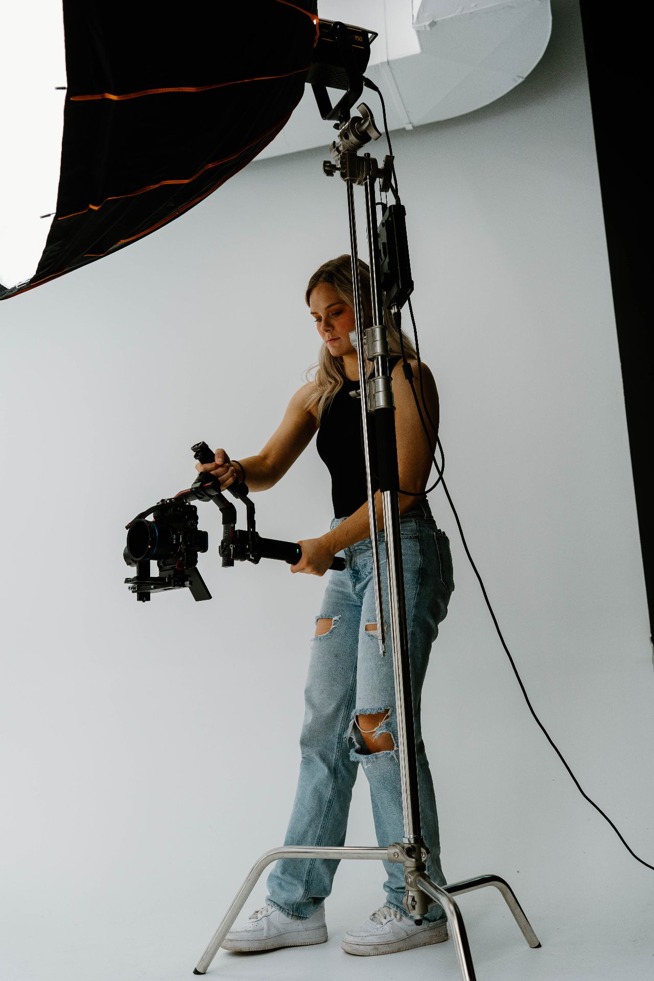 Camera and lighting setup in the CycLabs studio